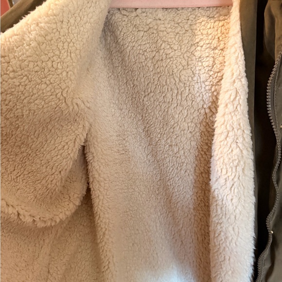 Olive Green Jacket with Faux Fur Lining - Picture 7 of 7